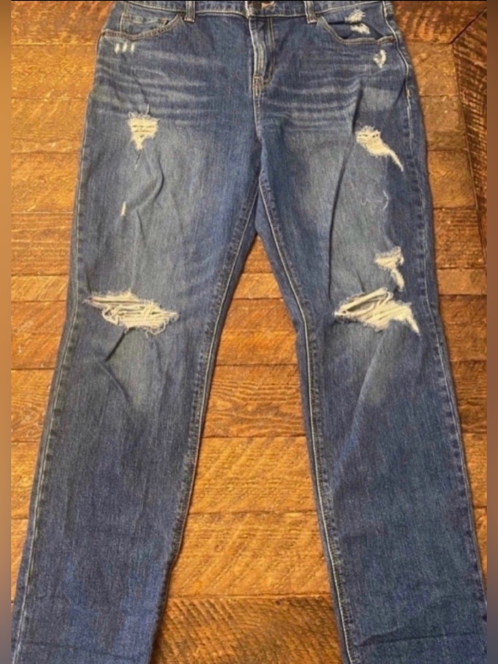 Women's American Eagle Distressed Blue Denim Jeans - Classic Mid Wash (Size 26)